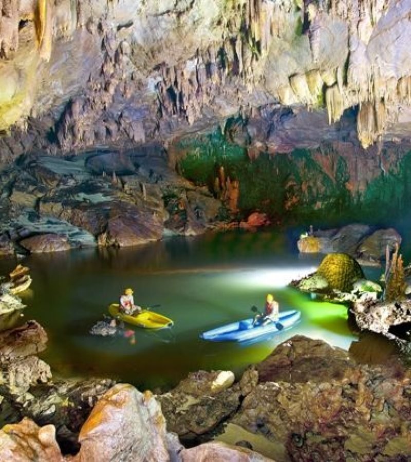 people-kayaking-in-a-cave-description-automatical